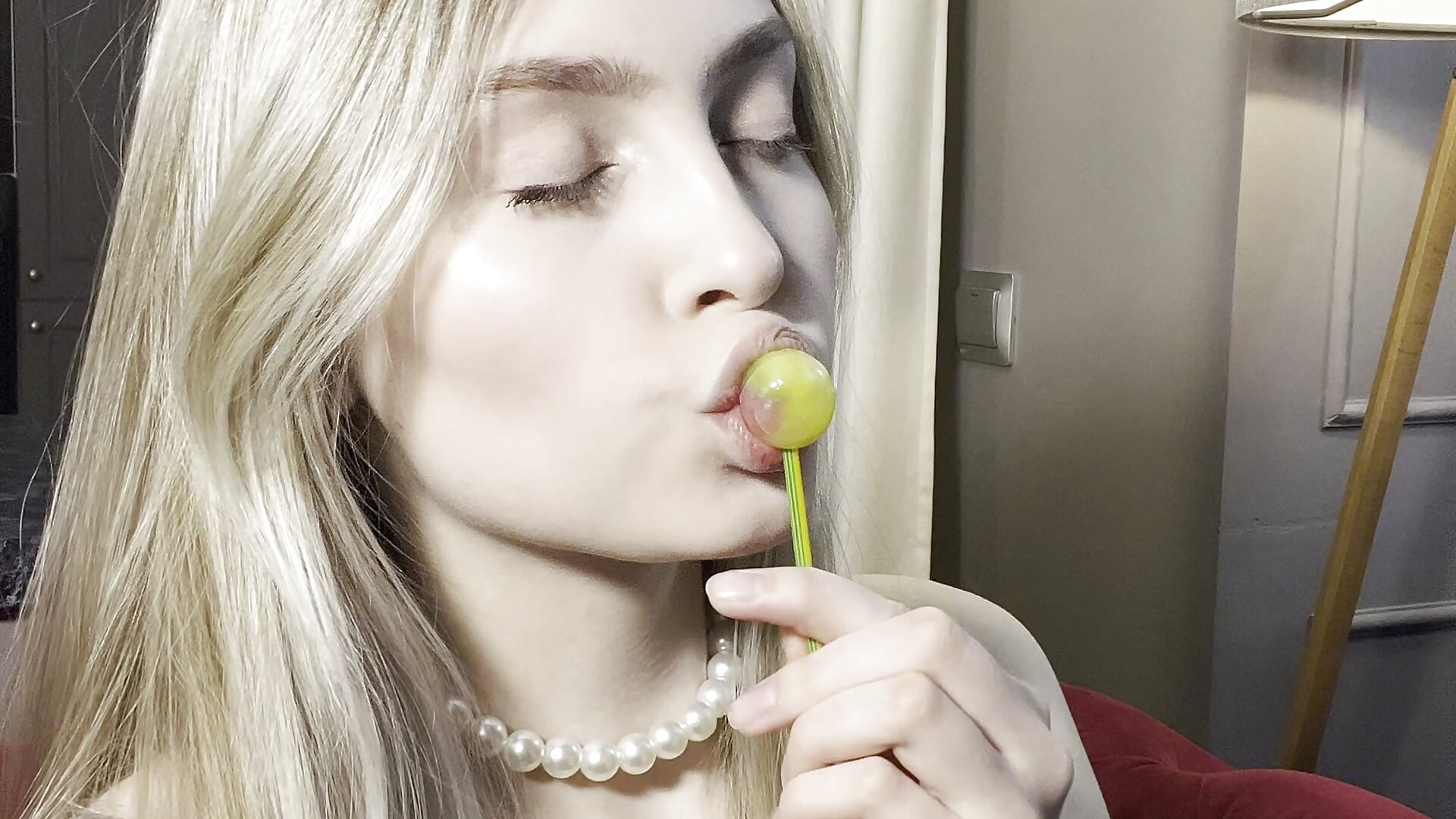 Who wanna be that lolipop? ;)