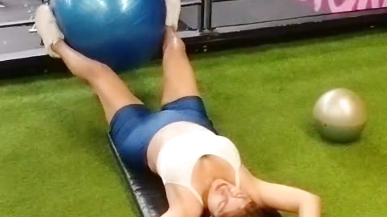 1000016112 - video by LunaBeya cam model