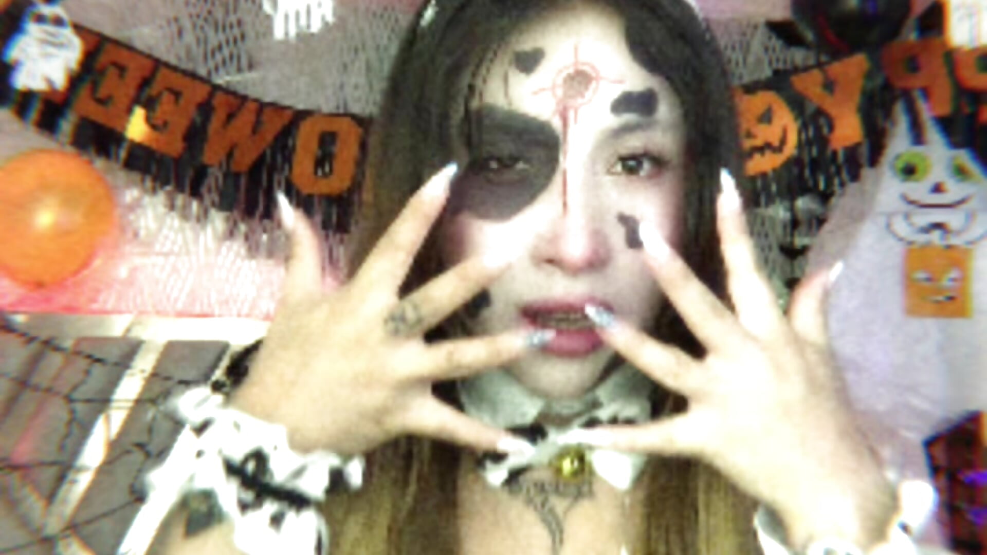 Terrifying little cow for Halloween 🐮🩸🎃 - NyxAndria_1主播的视频
