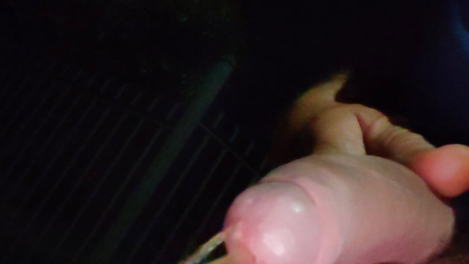 Who wants a Golden Shower outside? - video by itsmeyes69 cam model