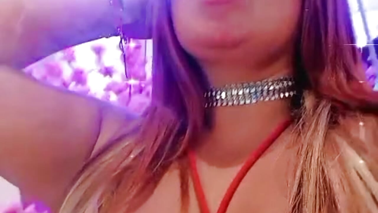 Smoke with me ❤ - Elise-Leyton主播的视频