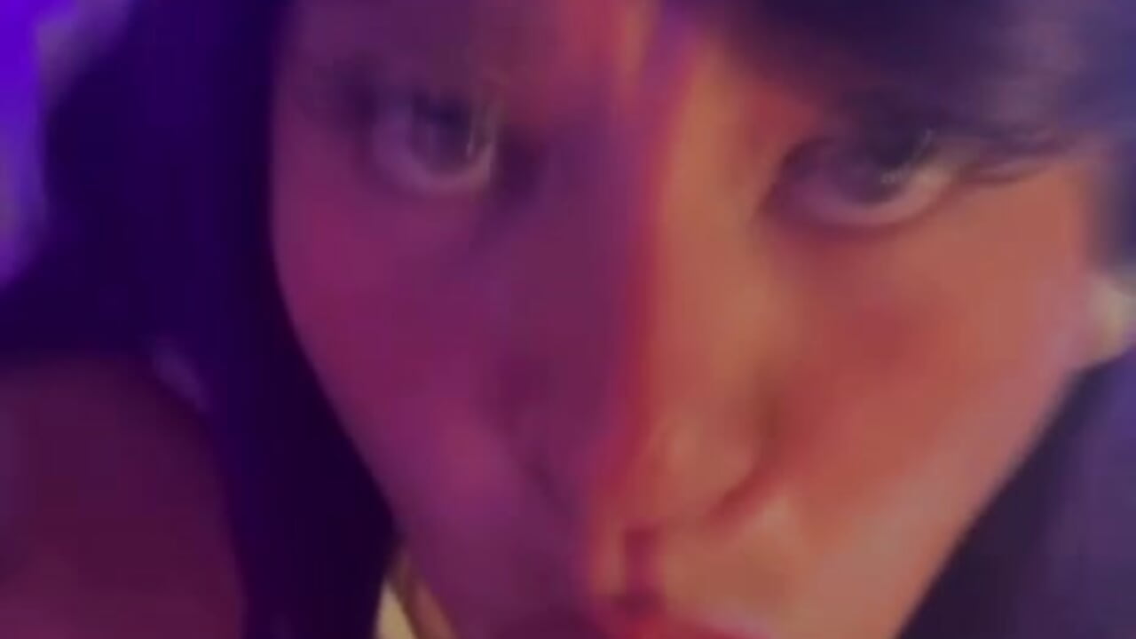 Look me in the eyes while I choke on yours. - ক্যাম মডেল Elise-Leyton-এর ভিডিও