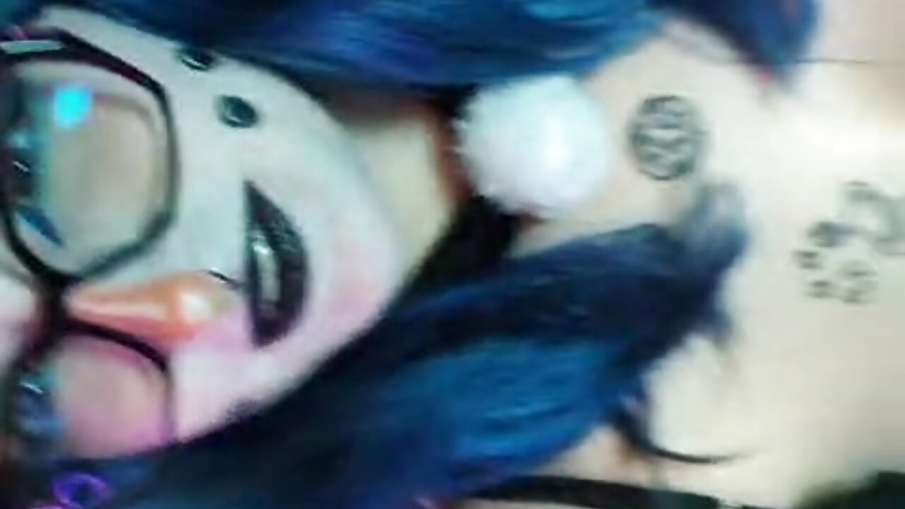 Do you already have milk, saint? – video modela na kameri Kimlennox_