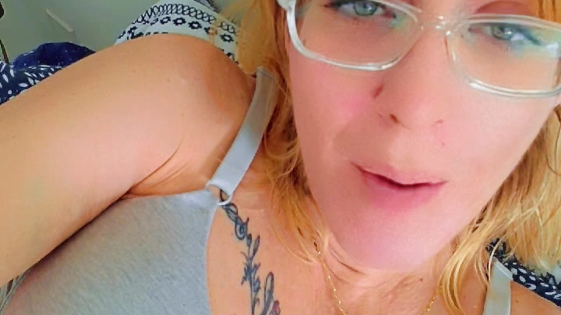 1st month as #camgirl!! – video af GermanGodes