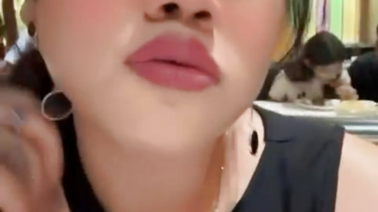 WhatsApp Video 2026-04-15 at 10,46,51 PM - video di Saloni_slut modella di cam