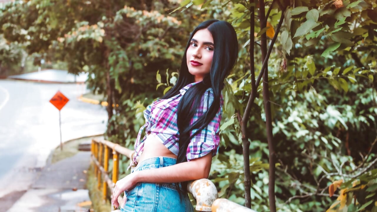 Intro - Vídeo de BellaaStorm, modelo de vídeos