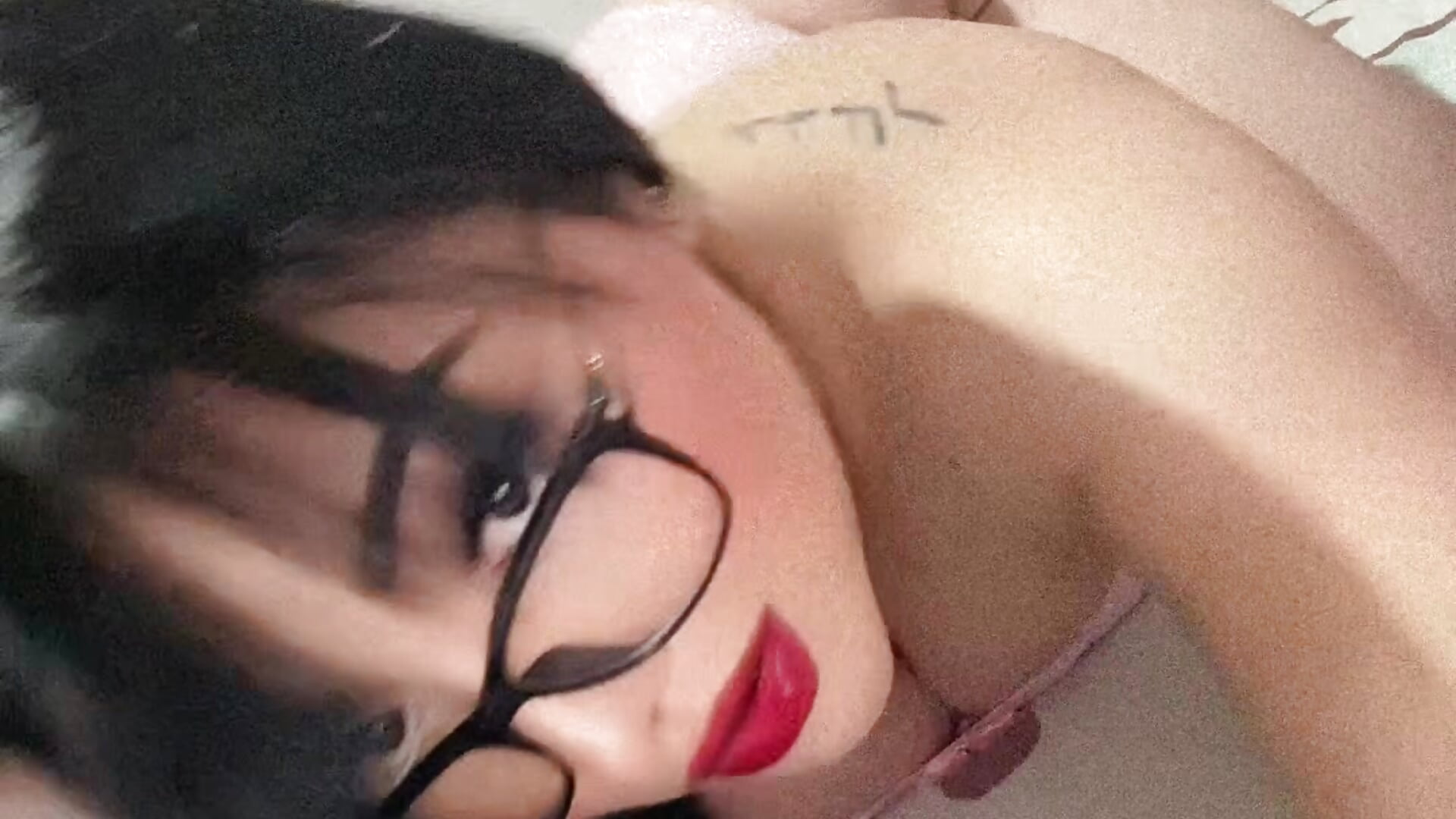 Pink Favorite - βίντεο μοντέλου Madiiison333