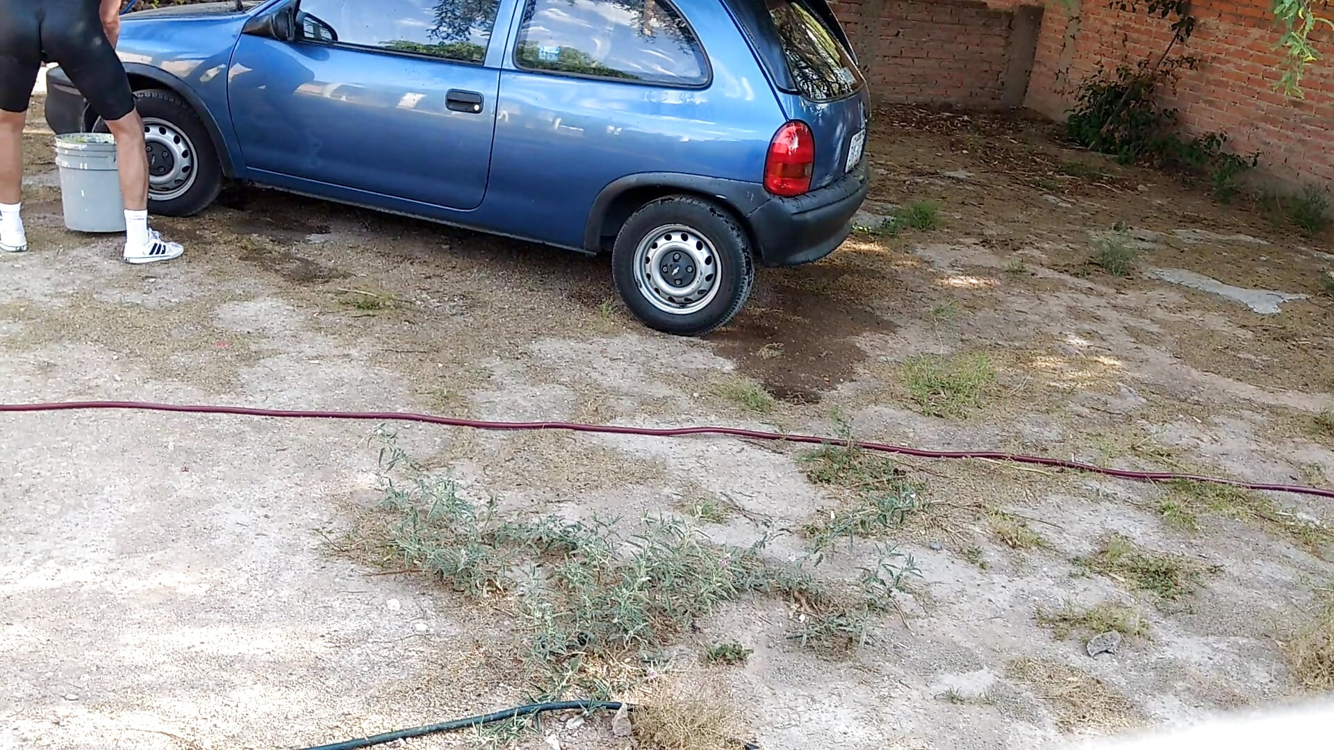 fer washing his car with painted body - video by ferecam cam model