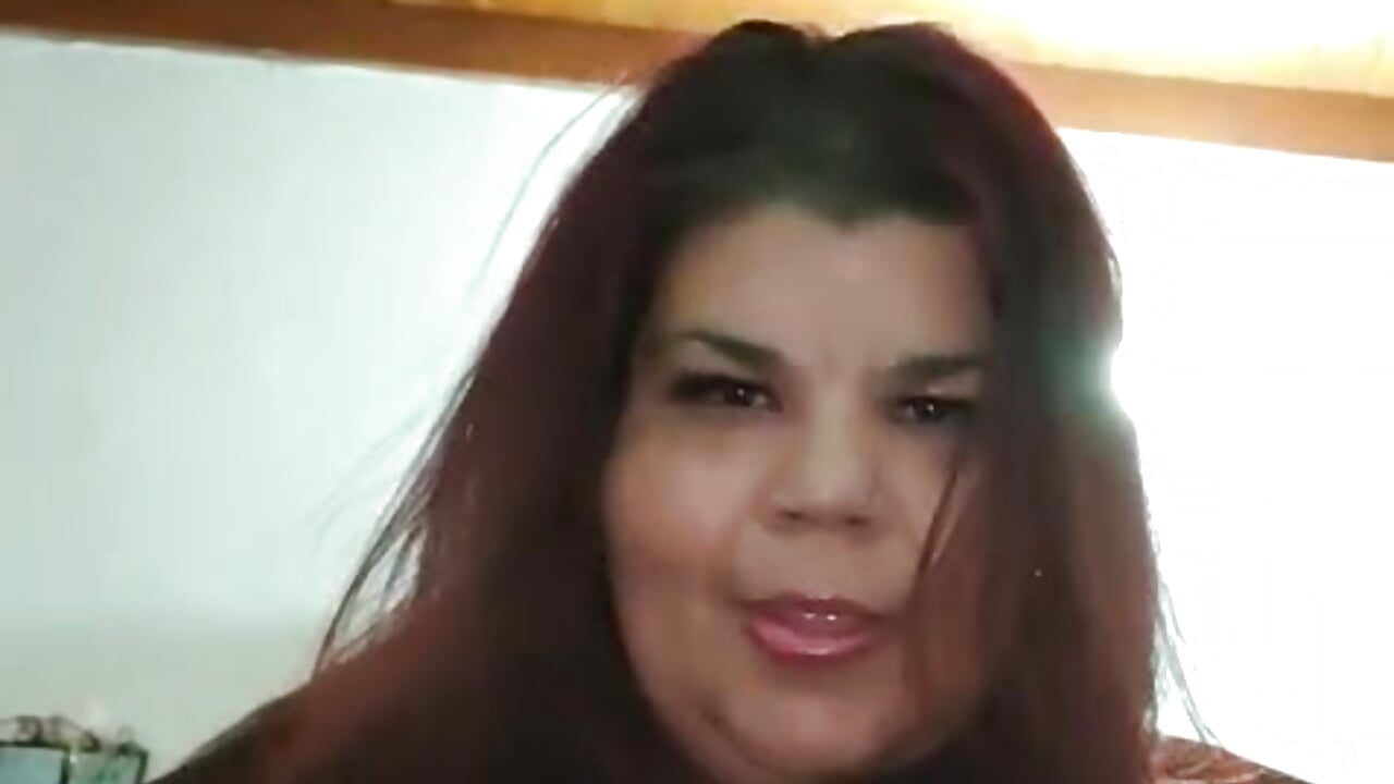 Get close, they're going to your mouth 👄🍒 - βίντεο μοντέλου Charlotte_curvy_