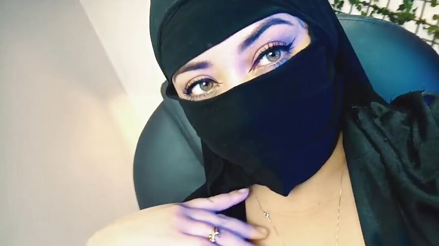 <3 – видео вебкам-модели zahra_Jalid