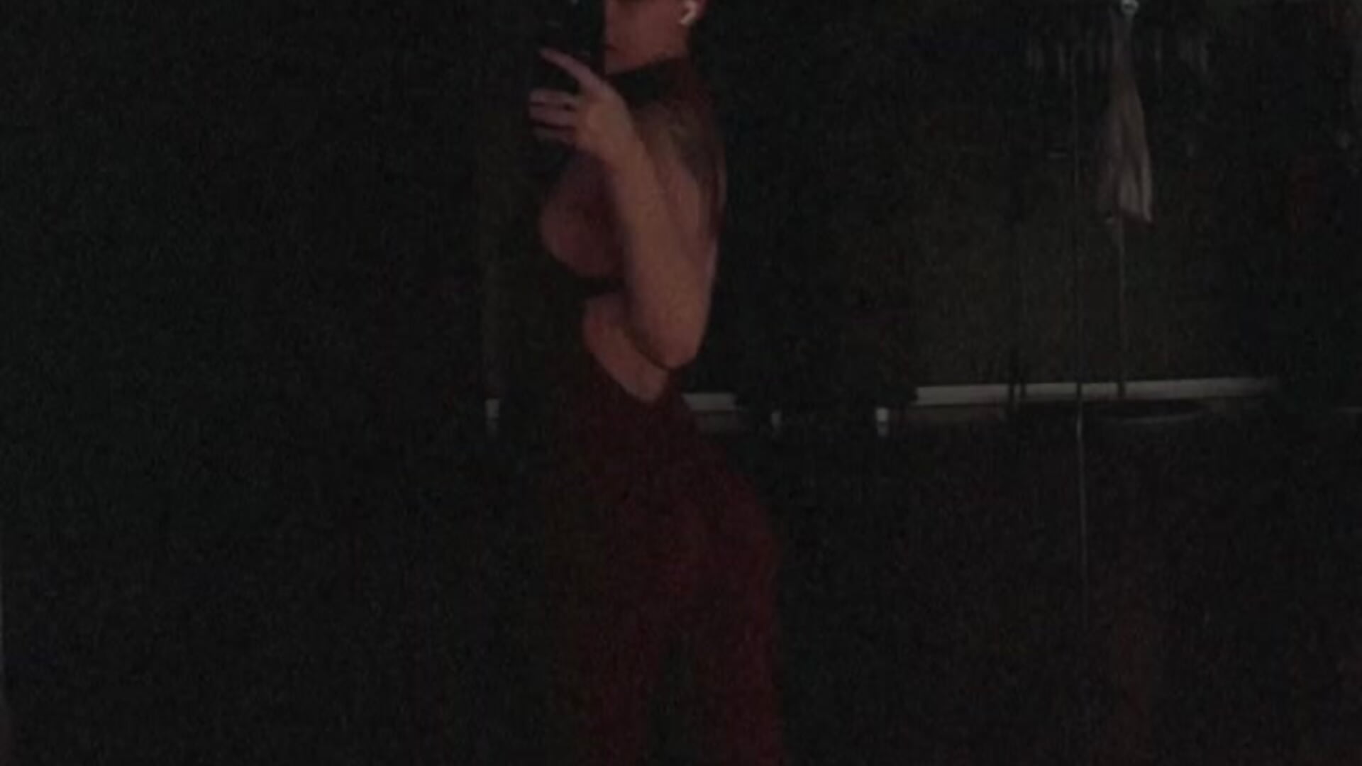 mirror booty tease – video od webkamerové modelky Bella_Alita