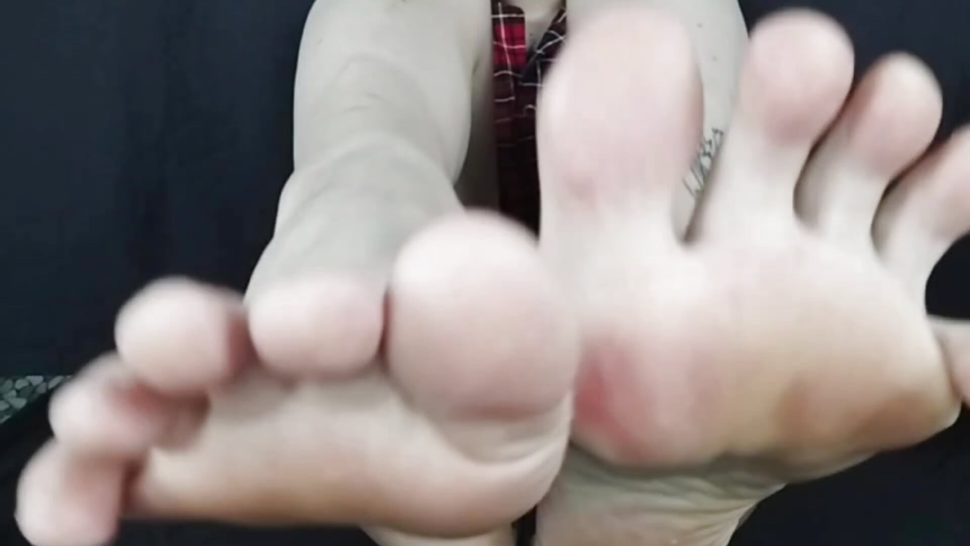 FEET