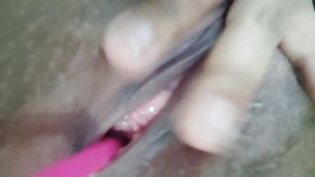 Wet pussy - video di alisson_princess modella di cam