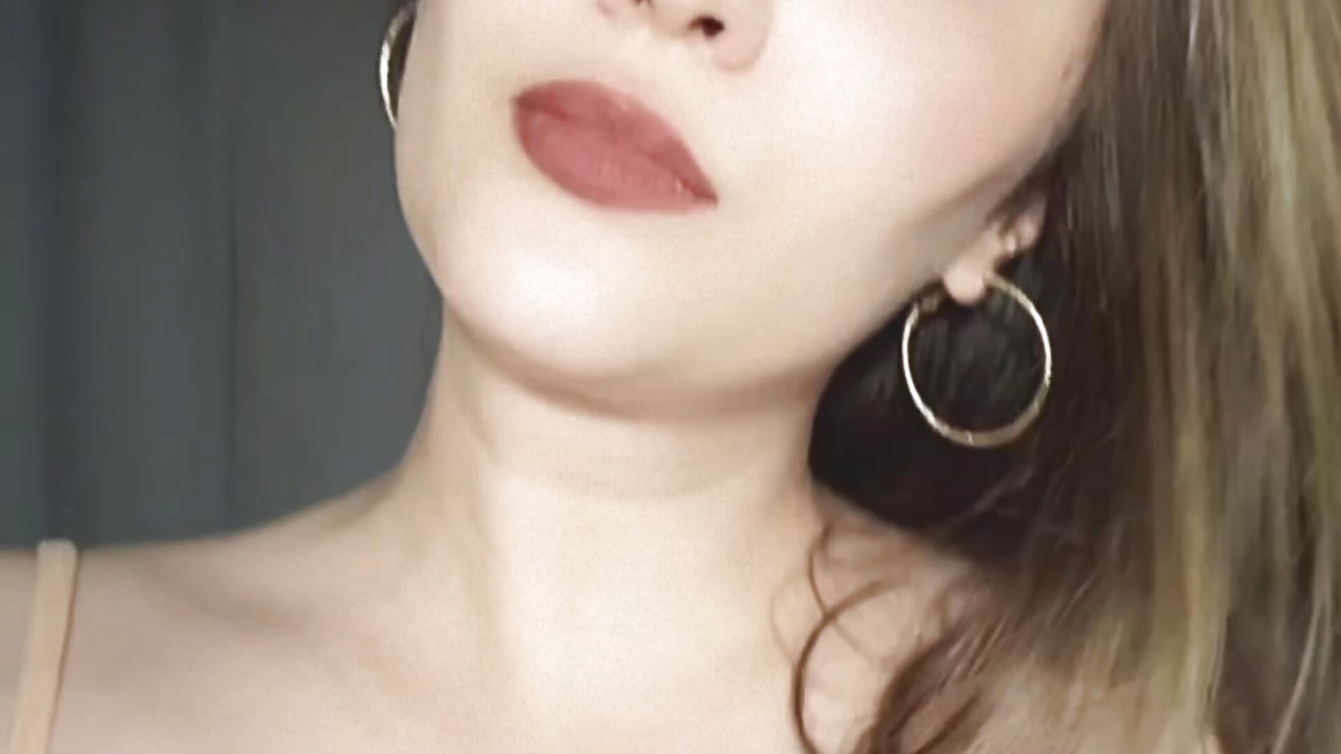 Tease 😜 - video by Kiss_My_Body cam model