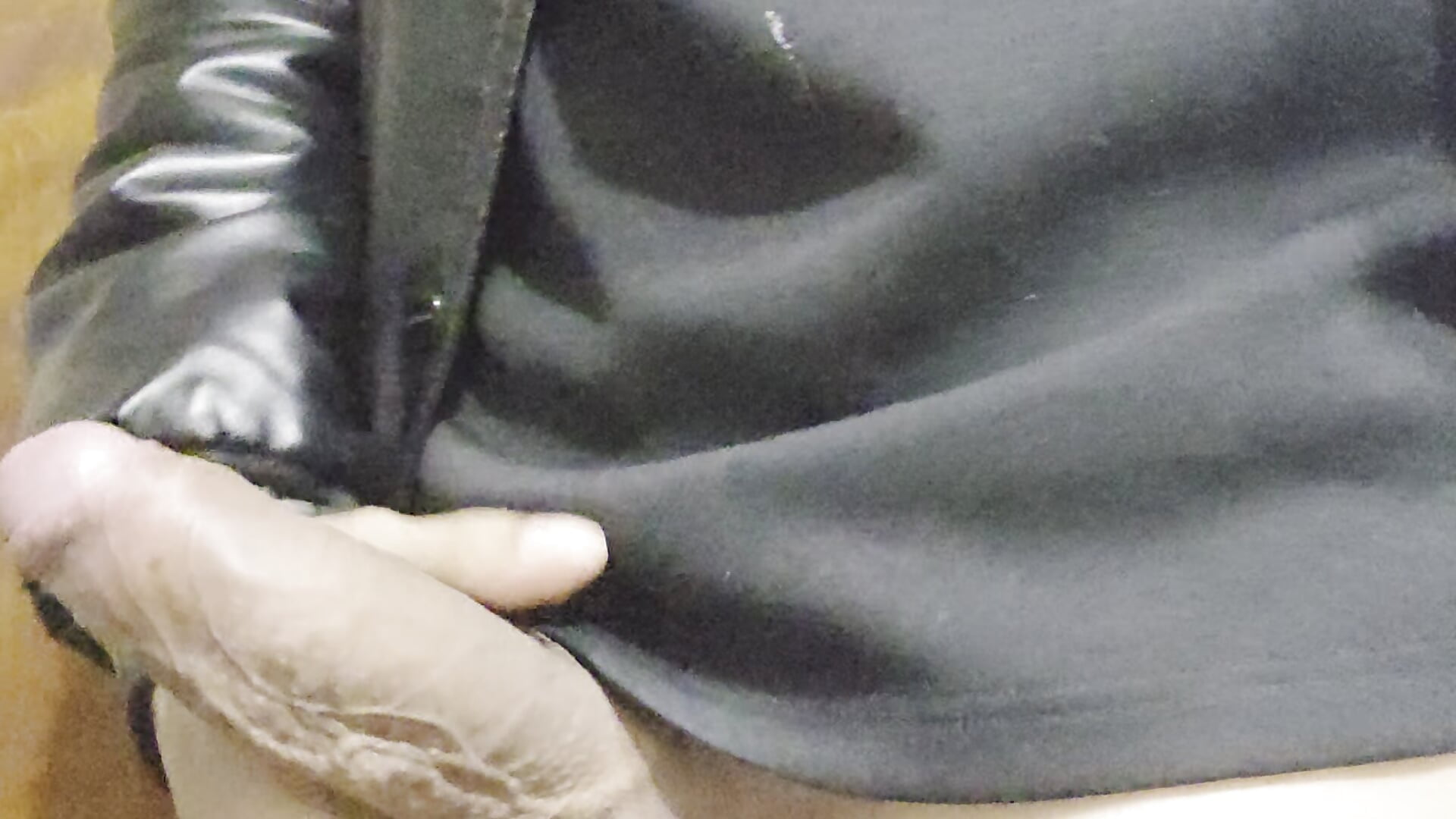 De pau duro antes do trabalho