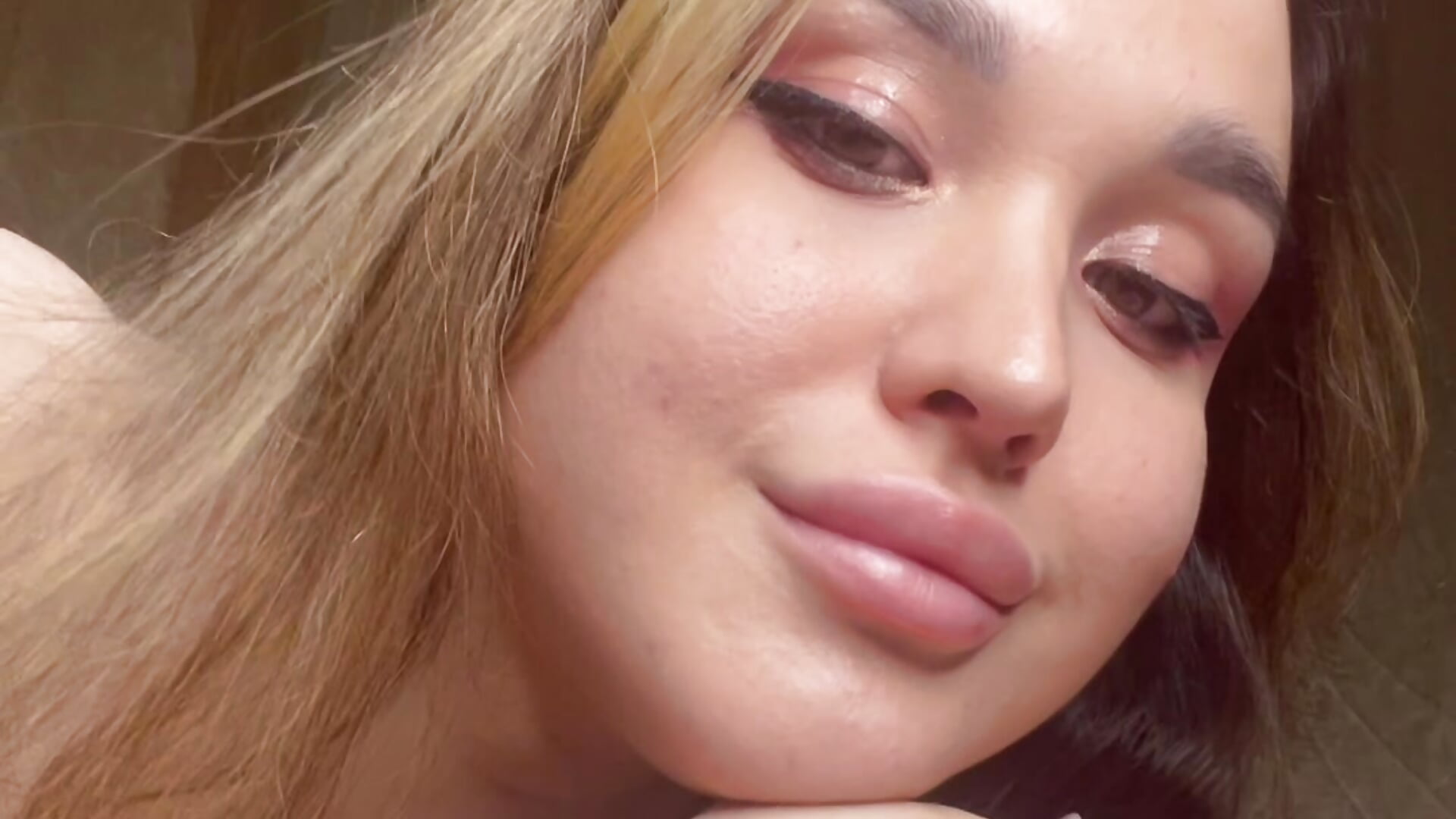 Enjoy with me… - video by AlisabellyXxx cam model