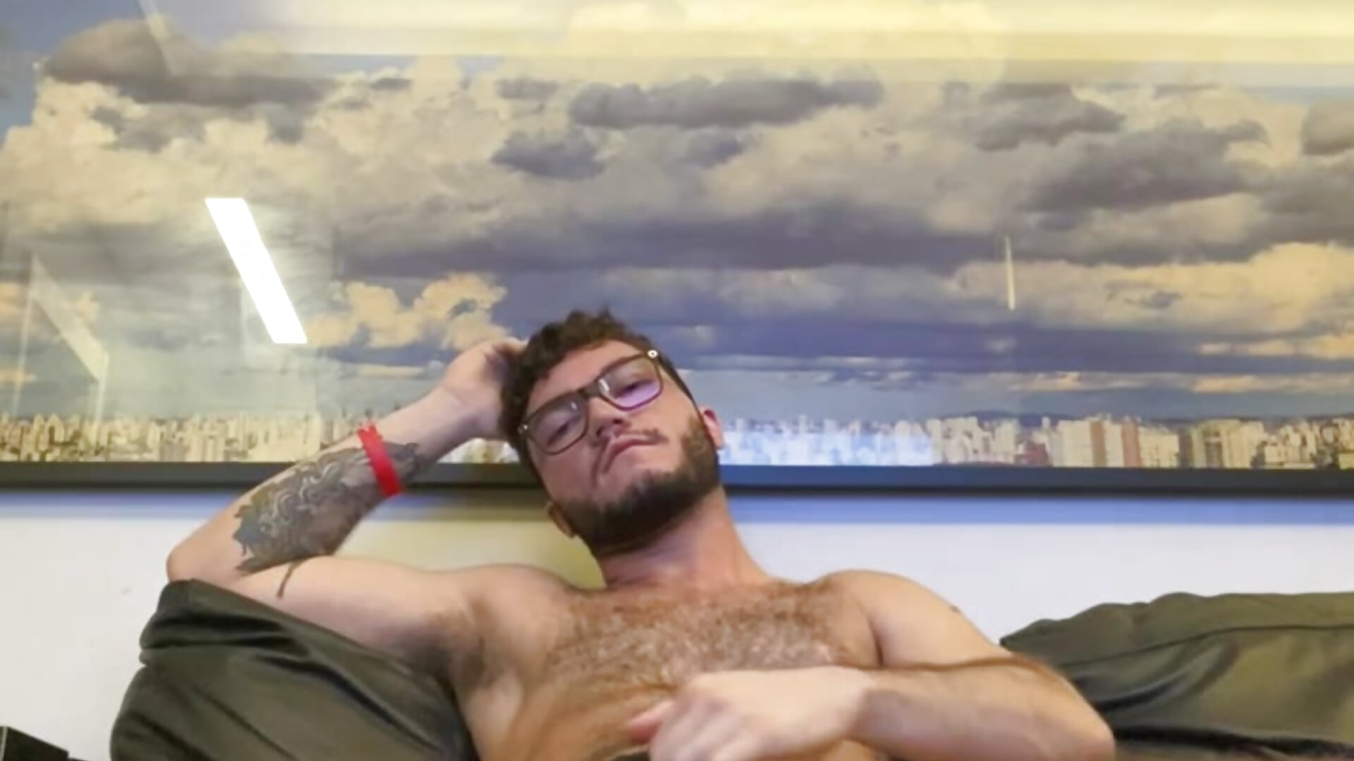 On your knees - video by gingrant