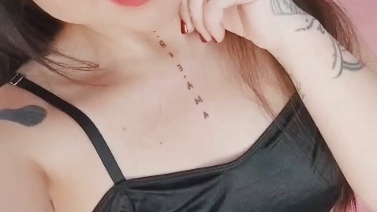 Kissing you 💋 - AdaaMillan 캠 모델의 동영상