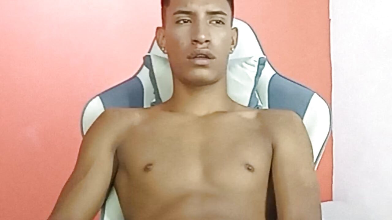 Matteo happy🤞🏼 - video by matteo_rivas cam model