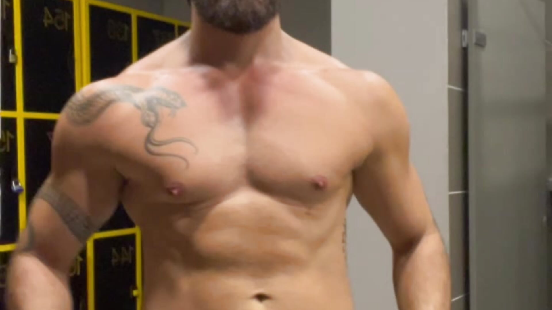 64B764DB-28F8-40B2-8055-6A5F097D355E - video by Jotace001 cam model