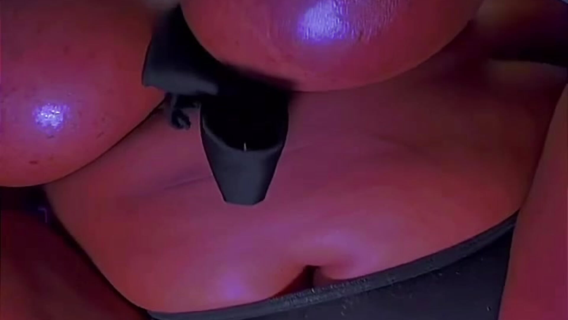 Big Clit Goddess🤤 up close!