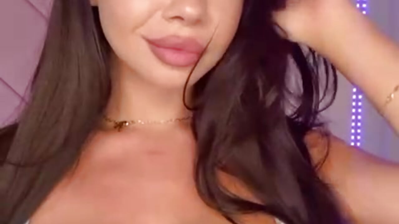 baby blue  💙 - video by Alexaheyess cam model