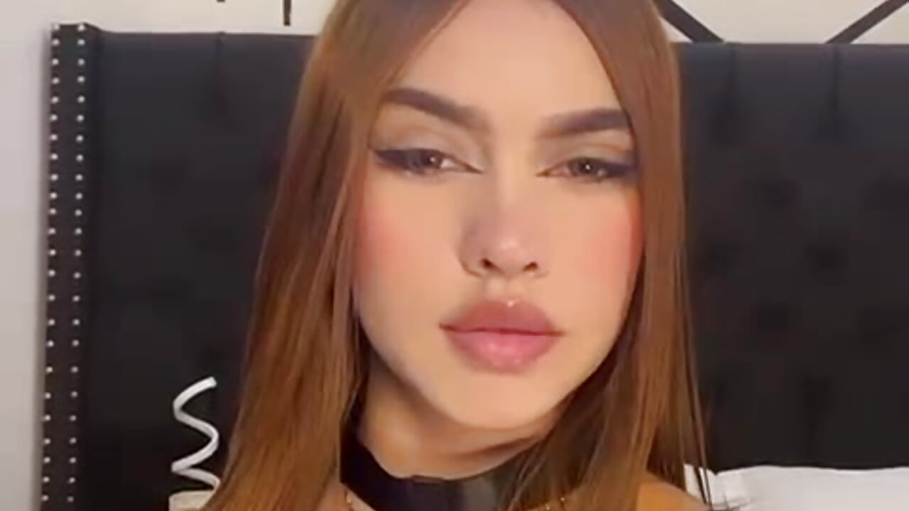 Sexy belt lingerie - video by Alahiaa_ cam model