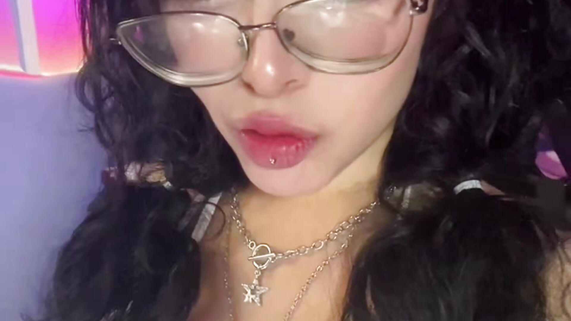 Rebota 🫦 - video by NanaGameplays707 cam model