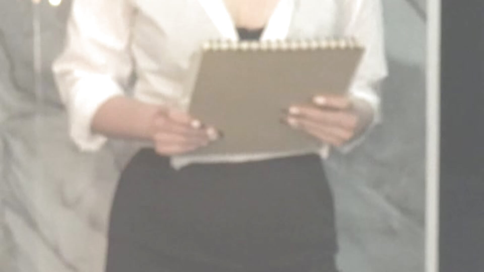 Your new secretary is here, Sir 😏 - video od modelky/modela JeanneSabatier