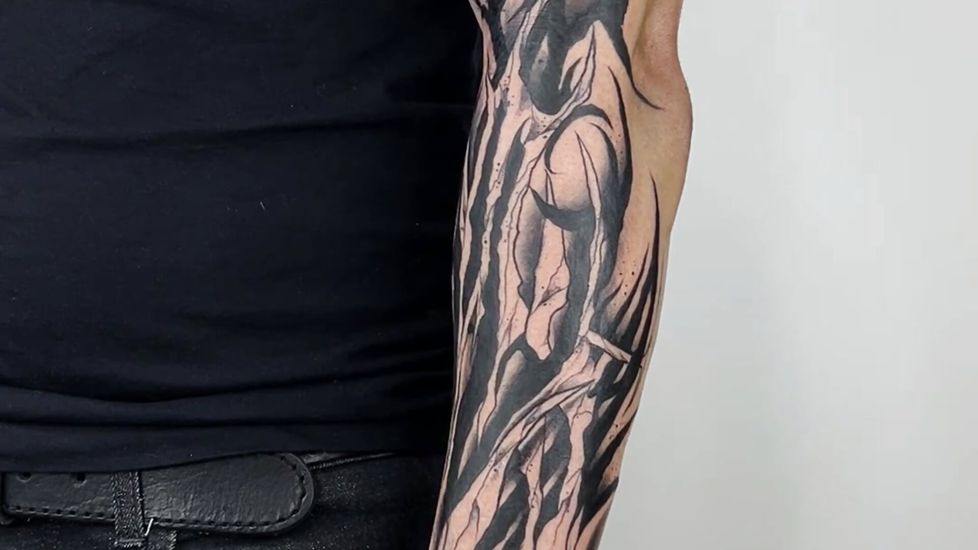 It hurt. But the result is perfect - vidéo du modèle de showcams AssHunter4k