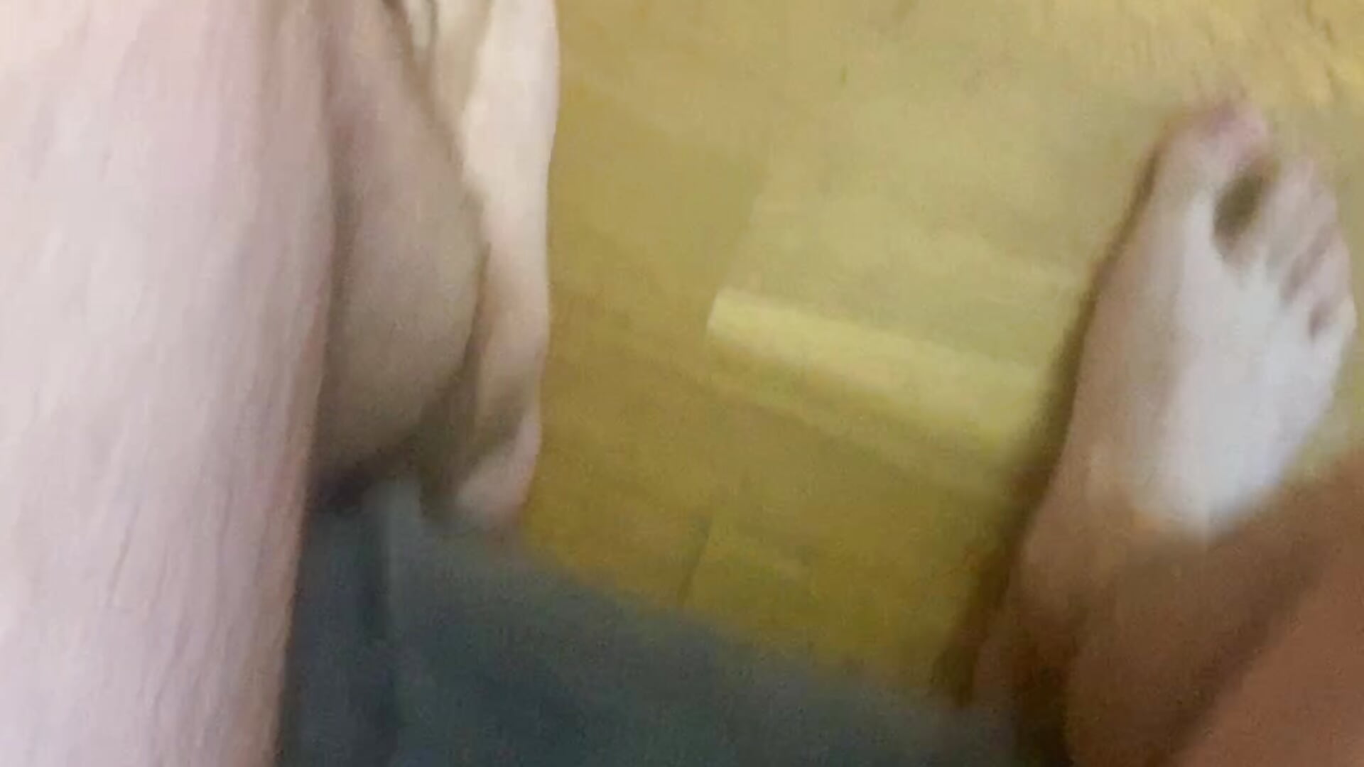 Oops - vidéo du modèle de showcams AssHunter4k