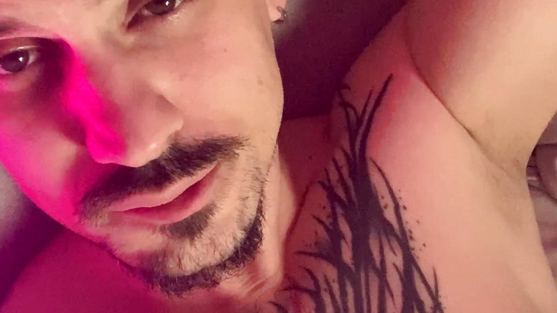 wyd - vidéo du modèle de showcams AssHunter4k