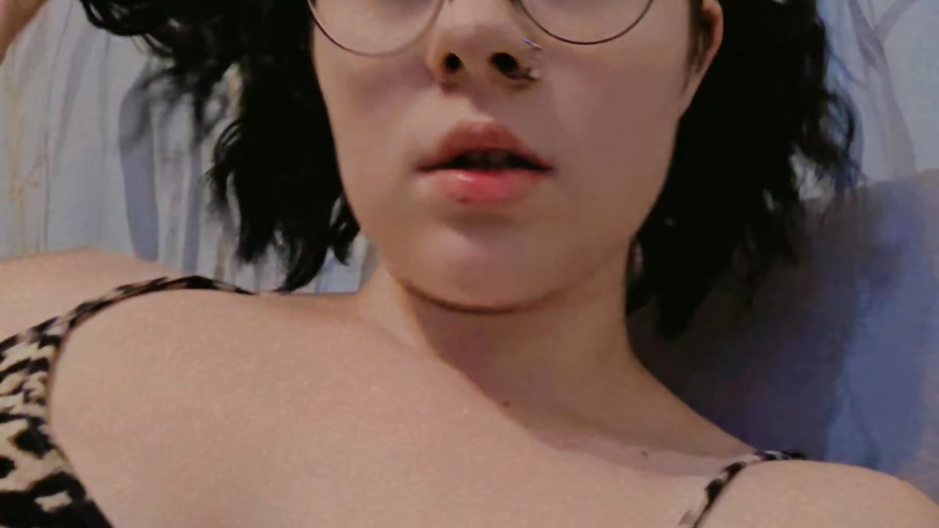 Denkst du oft zweideutig?😏😁 - video di versautemeli modella di cam