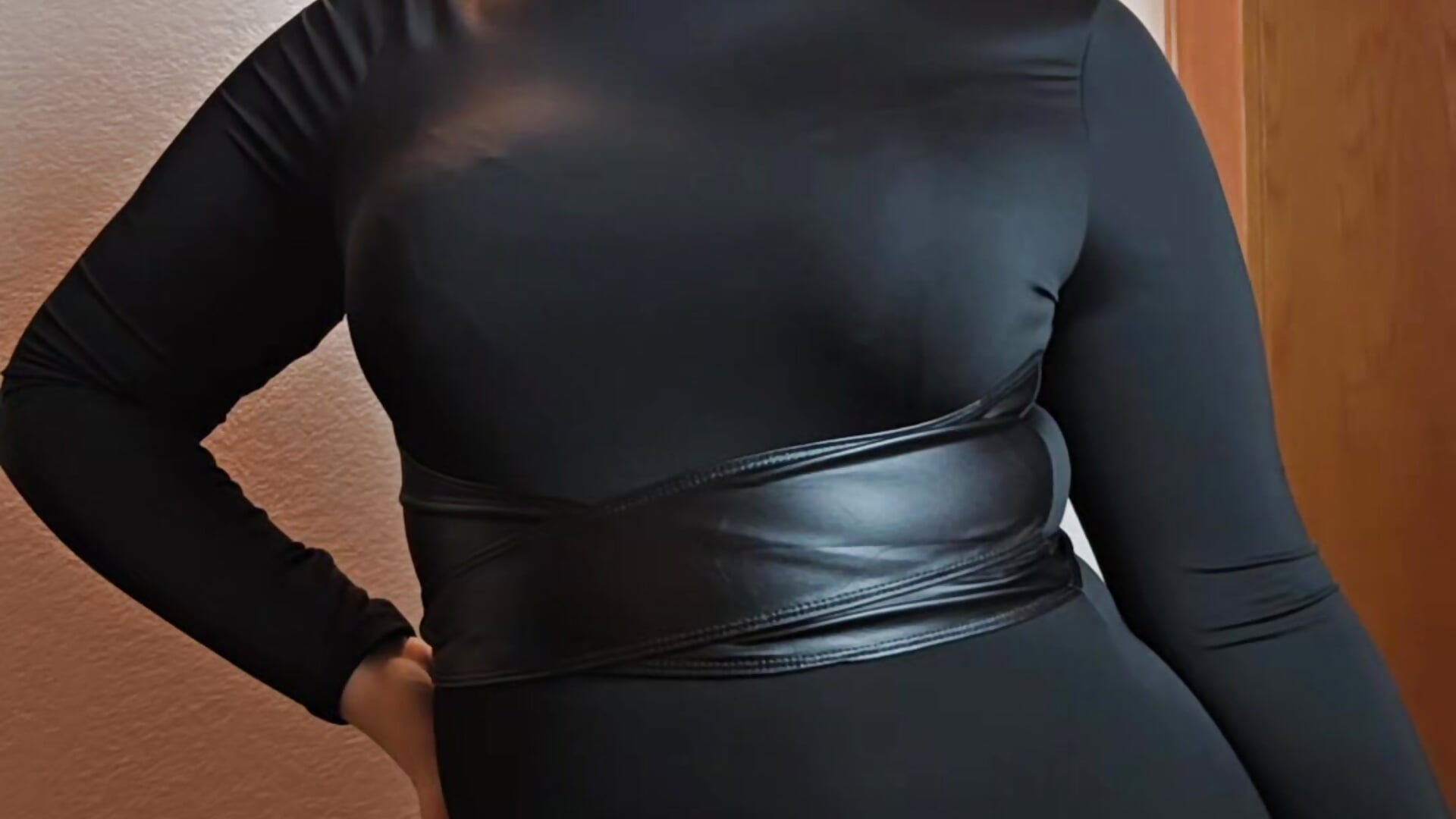 Was machst du am liebsten wenn du vom arbeiten nach Hause kommst?😘🤔 - video by versautemeli