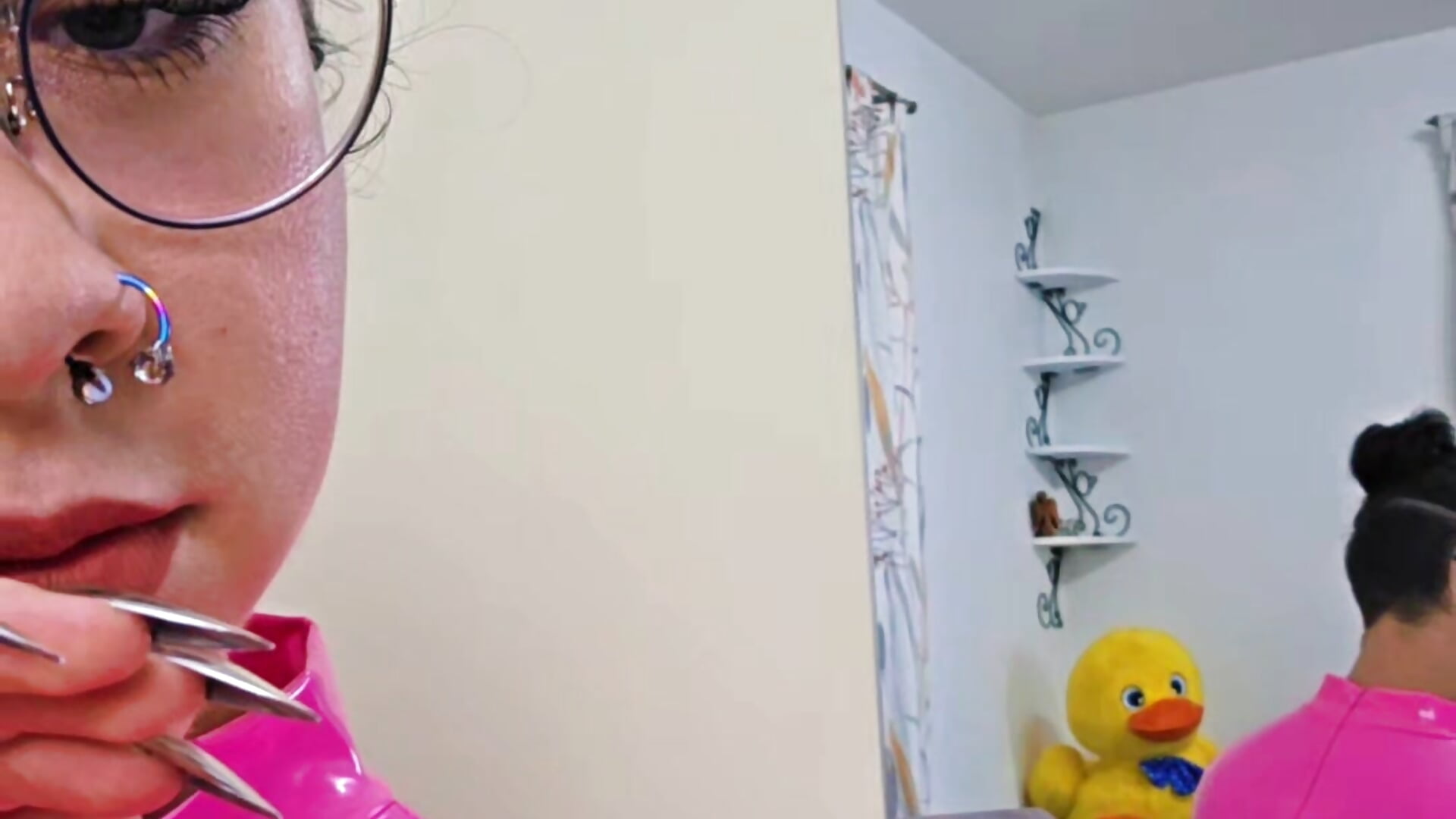 Aufgewacht und direkt an mich gedacht? Sag ehrlich. 😈👀 - clip cu versautemeli model videochat