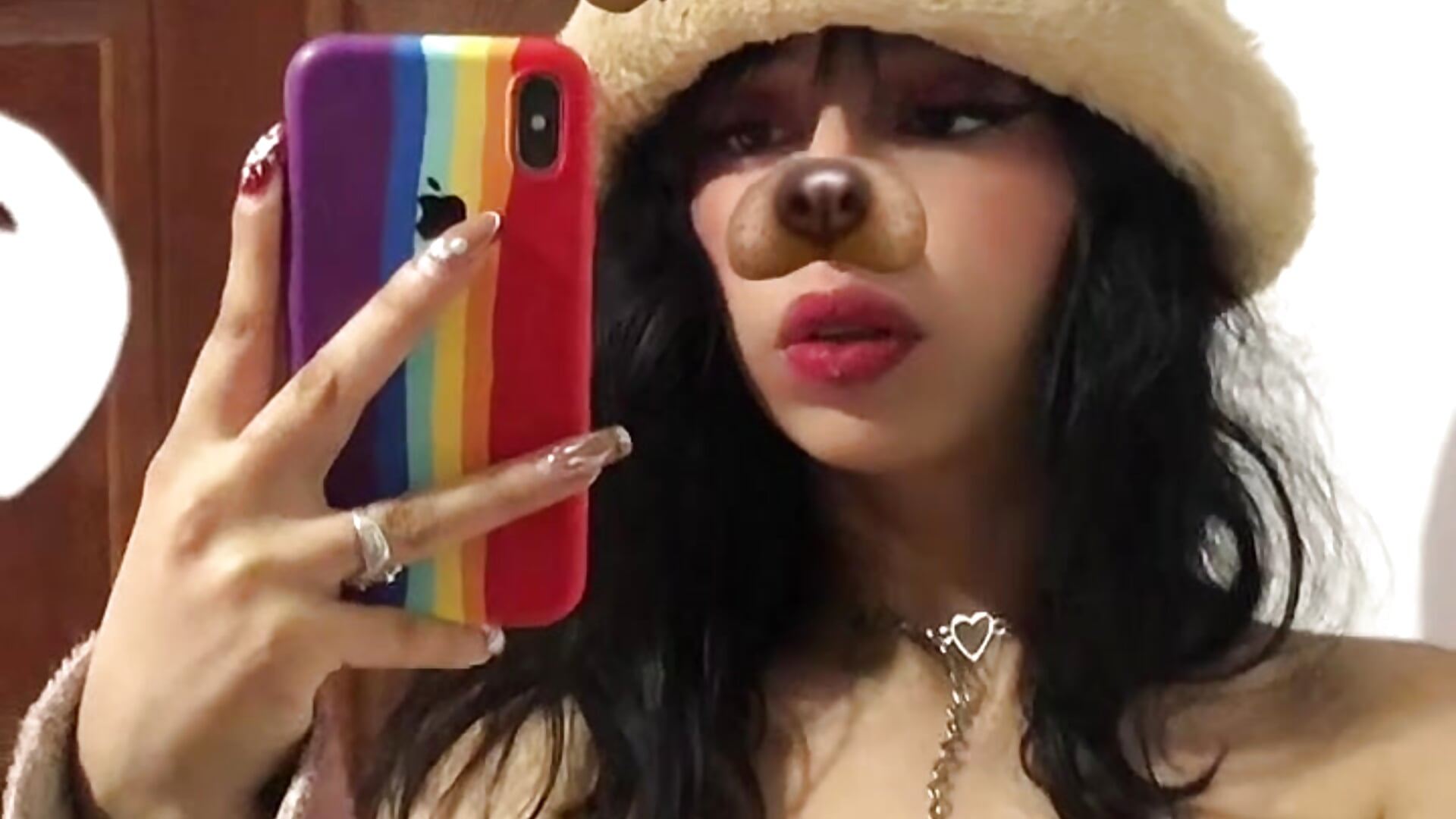 I love you, you love me 🌸🍒🔥 - video by MiaFlamesxxx cam model