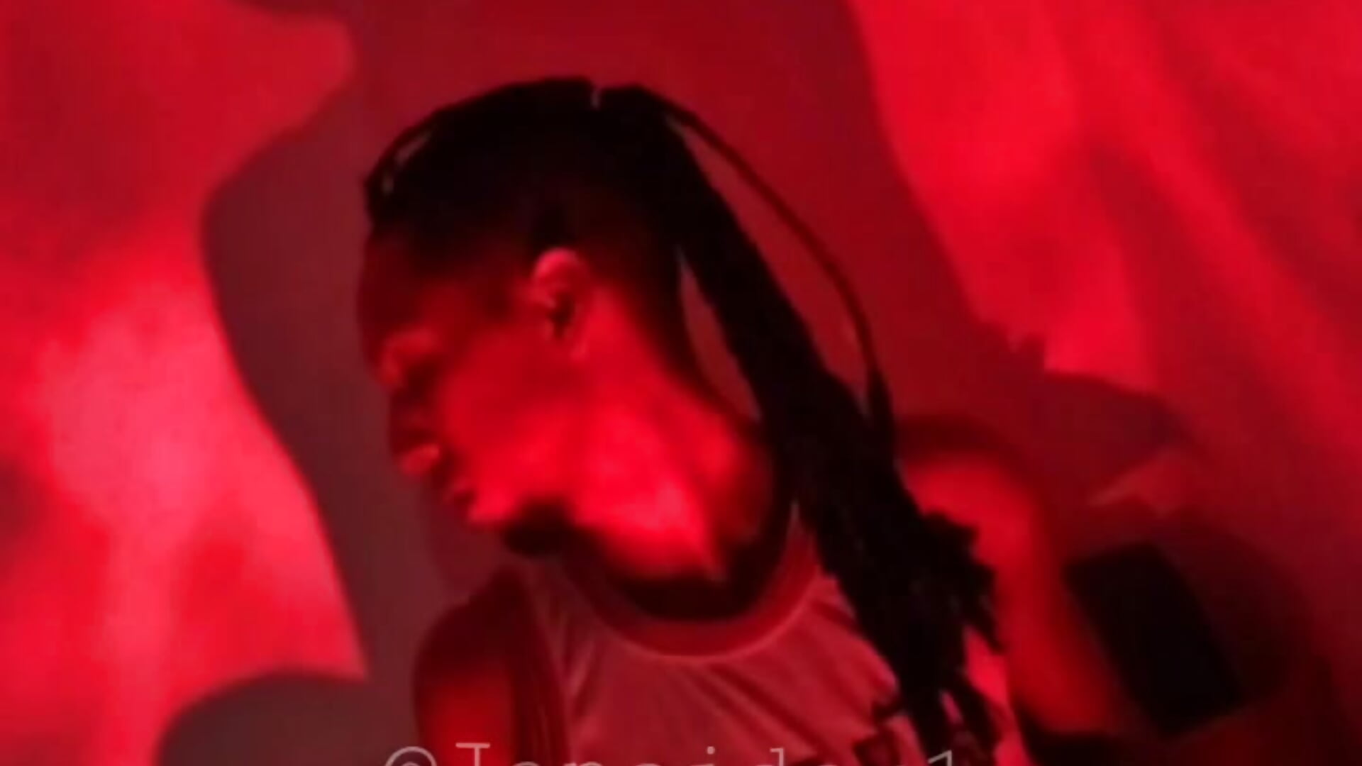 WhatsApp Video 2026-04-05 at 11,13,36 PM - відео від вебкаммоделі Morenoversa