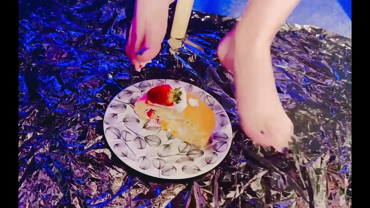 Trailer - Desert & Feet 🍰🍰🍰 - video by VioletParkker cam model