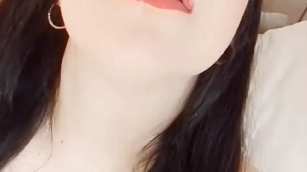 sucking my fingers - video od modelky/modela sharonnleon