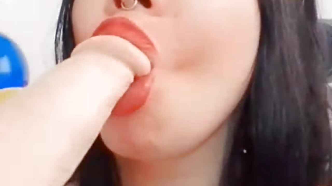 blow job - video by sharonnleon cam model