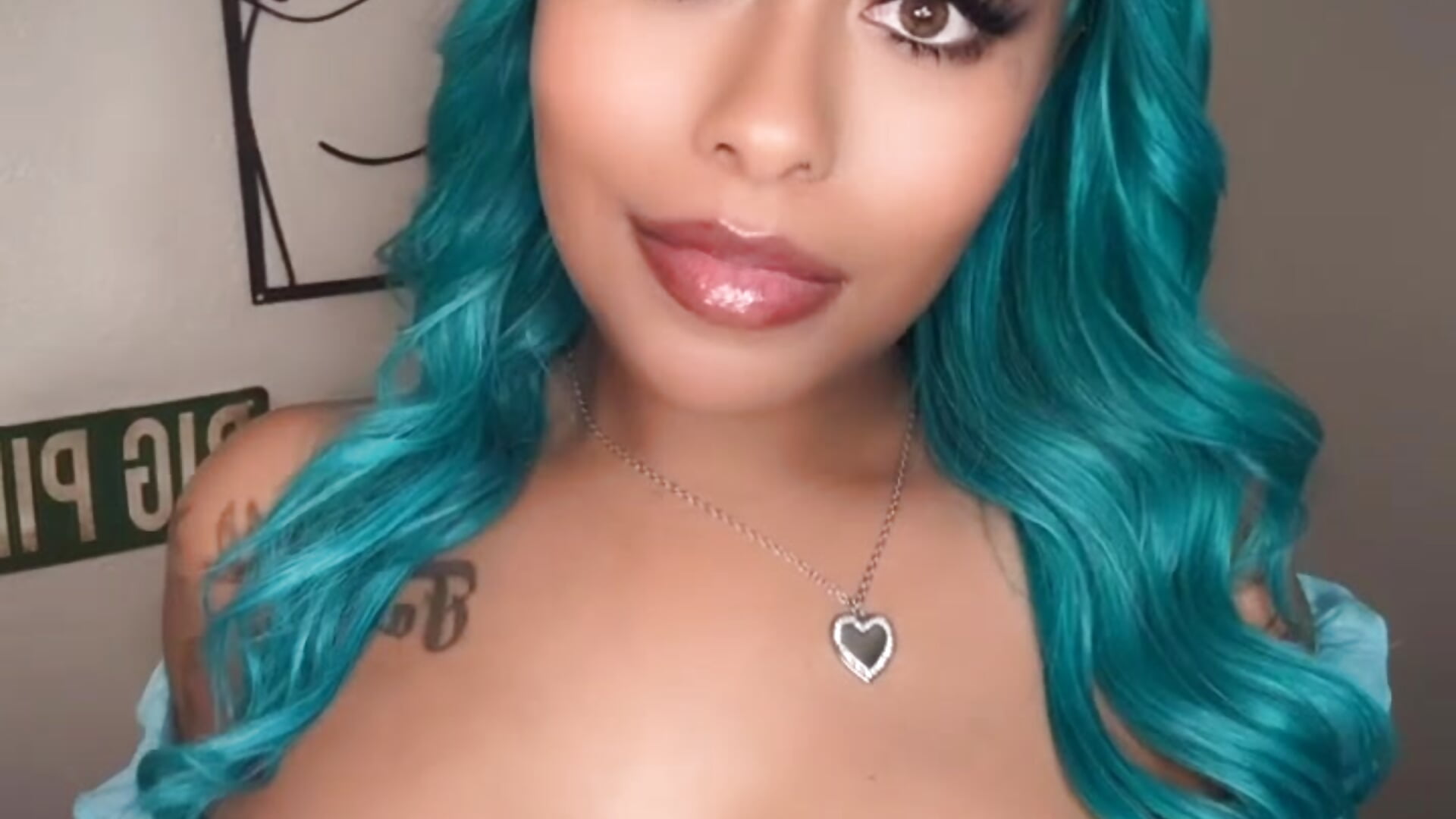 🦋Showing my sexy titties 🦋