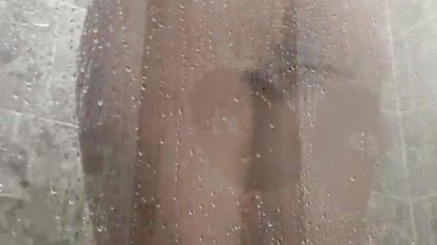 My buttocks, picking up naked in the shower, do you get with me? - video oleh ValeriaOrtega kamera model