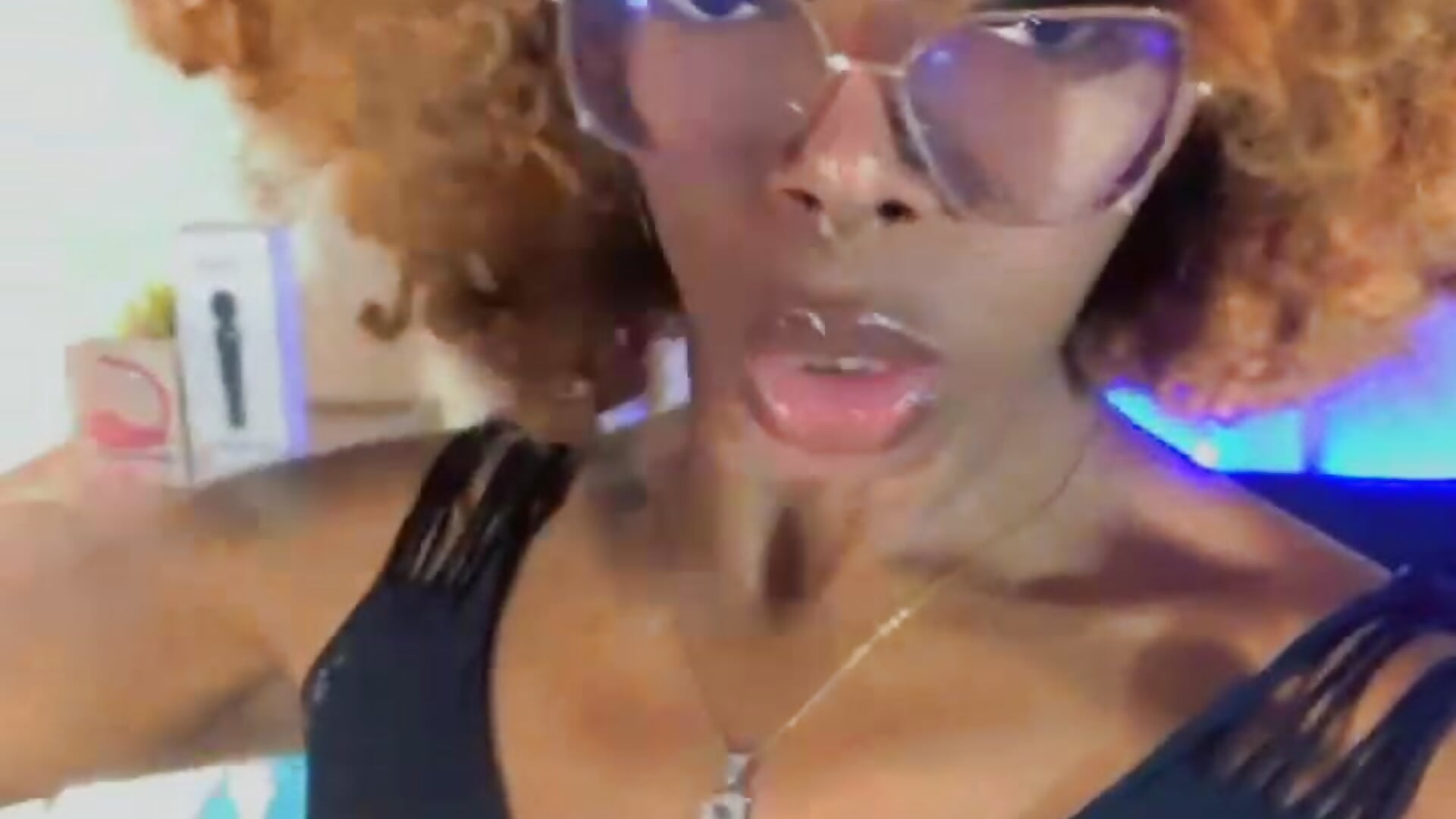 WhatsApp Video 2025-06-06 at 8.06.14 PM.mp4 - video di Liincostelloo modella di cam