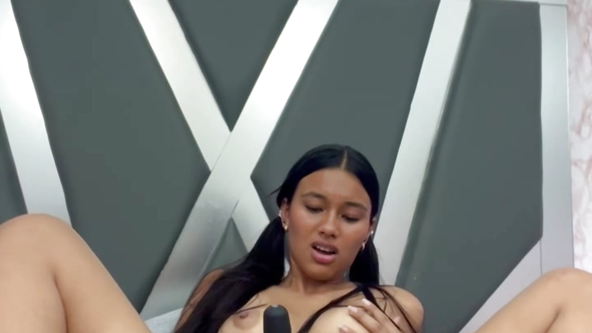 Domi in my wet pussy 😏 - video by LIA_SWAN_ cam model