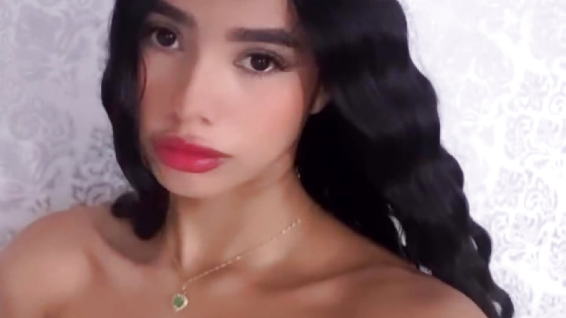 WhatsApp Video 2026-06-11 at 3,20,09 AM (1) - วิดีโอโดย lucii_miller โมเดลแคม