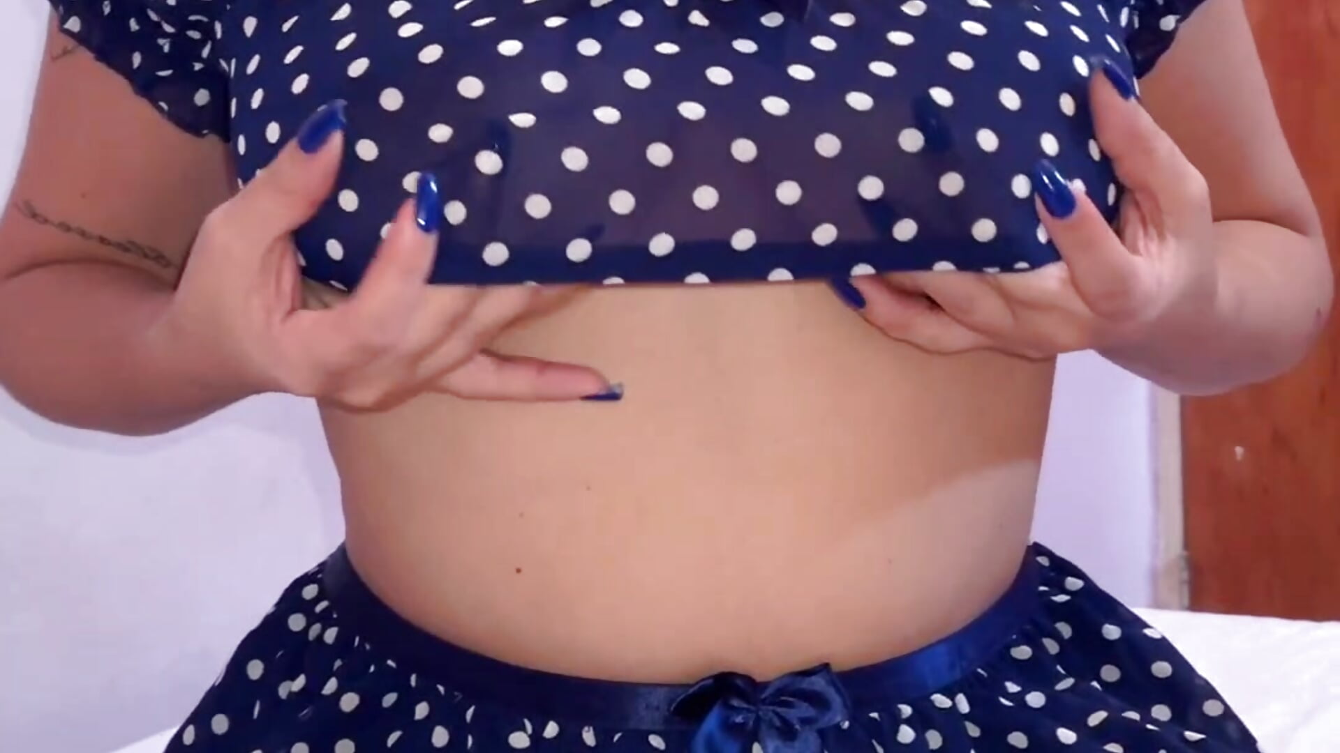 1000039092 – video af MilfChloe cam-model