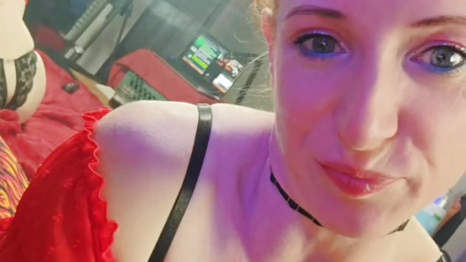 Hang with Kittie P - video by KittiePurry69 cam model