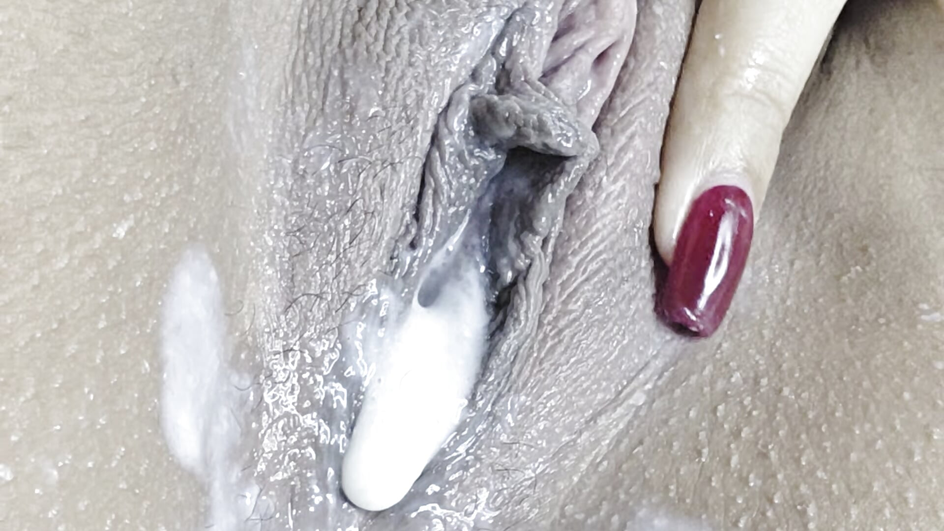 Eat my creamy pussy!
