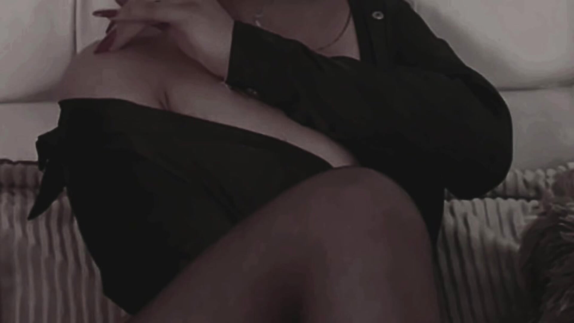 Tear these stockings carefully, darling 👄 - βίντεο μοντέλου fiorella_paris