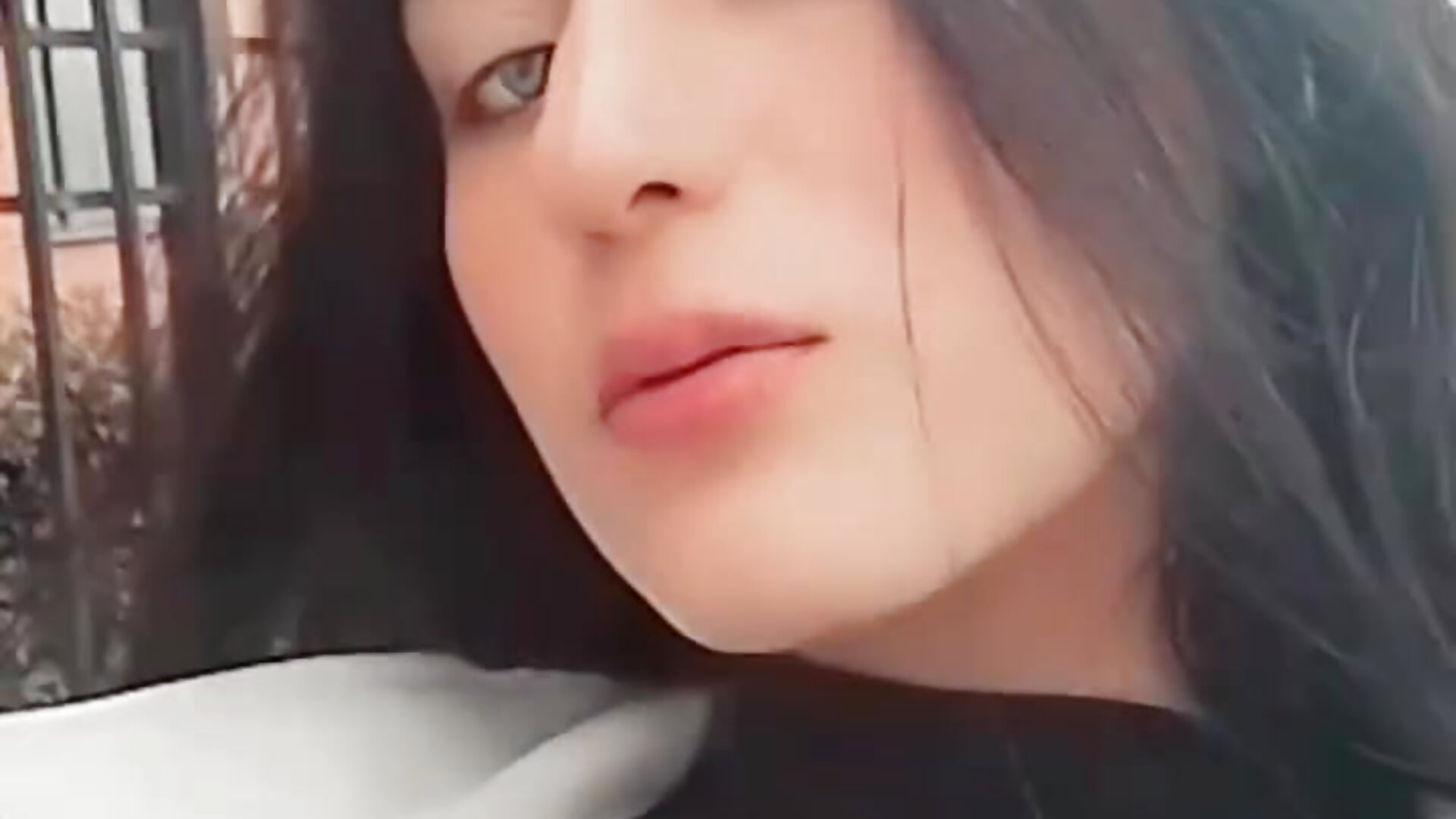 I'm heading to the movies, what movie would you like to see with me, honey? ♥️ - βίντεο μοντέλου fiorella_paris